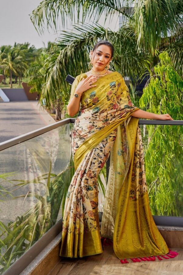 Ready-to-Wear Saree with Belt – Modern Touch