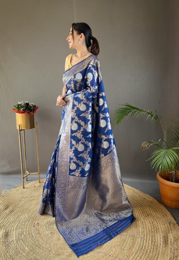 Handloom Cotton Saree – Ethnic Beauty - Image 3