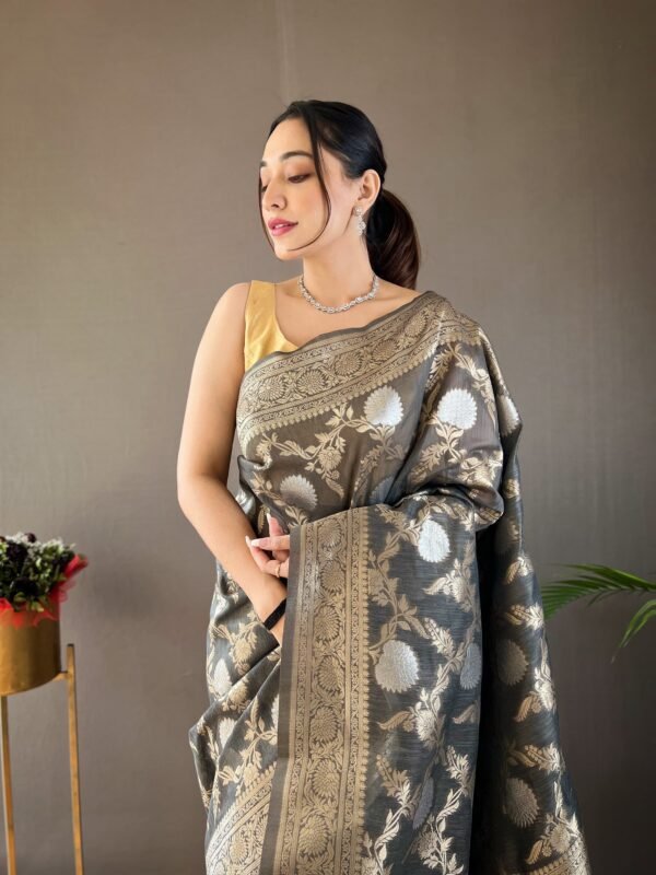 Designer Net Saree – Contemporary Glam Look