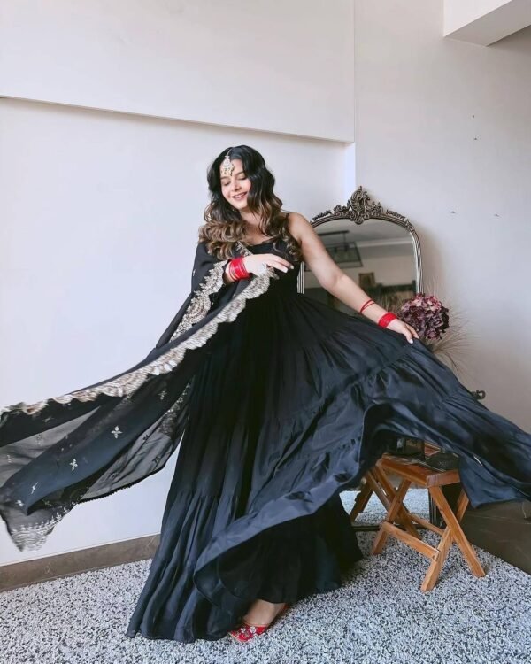 Velvet Salwar Kameez – Winter Party Look - Image 3