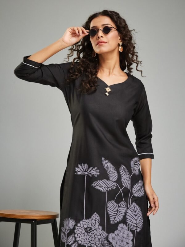 Black Cutdana Georgette Readymade Salwar Suit